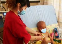 Foto : Seorang bocah lelaki China berusia delapan tahun telah menginspirasi negara itu untuk perjuangannya melawan kanker