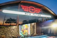 Beberapa outlet Holywings ini harus rela disegel dan copot logo karena promo SARA minuman keras/net