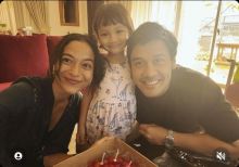 Rayakan Ulang Tahun ke 38, Chicco Jerikho Unggah foto Bareng Keluarga Kecil 