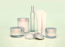 Foto : Agar mendapatkan produk kosmetik yang aman dan bebas merkuri, pastikan Anda membelinya di toko yang terpercaya