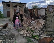 Foto : Keluarga Ukraina Melarikan Diri dari Perang, Kembali ke Rumah Setelah 4 Bulan Untuk Menemukan Hewan Peliharaan yang Setia Menunggu Mereka