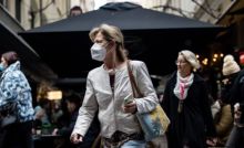 Foto: Australia mengalami lonjakan kasus virus corona yang didorong oleh subvarian BA.4 dan BA.5