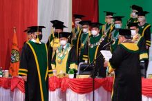 Wakopolri Komjen Pol Prof Dr Gatot Eddy Pramono dikukuhkan sebagai guru besar bidang Hukum oleh UNRI 