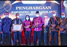 Saat terima anugerah