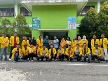 Mahasiswa Unilak saat memberikan penyuluhan hukum di Kabupaten Siak