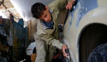 Foto: Banyak anak Yaman putus sekolah untuk bekerja dan mencari uang untuk keluarga mereka