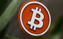 Seorang pria di Wales kehilangan hard drive yang berisi triliunan bitcoin dan menggunakan AI dan robot anjing untuk mencarinya /net