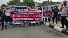 Para mahasiswa saat demo di polda sumut
