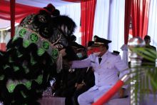 Wabup Siak Husni Merza pimpin upacara penurunan bendera merah putih 