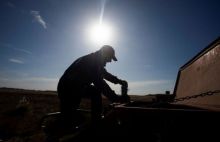 Presiden Argentina Alberto Fernandez menuduh sektor pertanian menimbun produk senilai $20 miliar di tengah krisis ekonomi di negara Amerika Selatan [File: Matias Baglietto/Reuters]