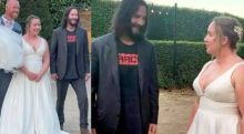 Keanu Reeves, aktor populer Hollywood mendatangi pesta pernikahan pasangan Inggris yang membuat kejutan untuk sang pengantin wanita /Twitter