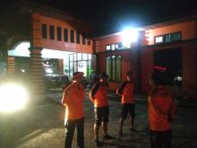 Tim BPBD saat turun kelapangan mencari korban