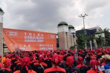 Potret Partai Buruh Lakukan Demo di Depan Kantor DPR-RI (Twitter)