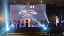 Pembukaan Rakerwil KSBSI Riau berlangsung meriah dyang dibuka langsung oleh Wamen Kemenaker Afriansyah Noor bersama Gubernur Riau, Kapolda Riau serta pejabat terkait 