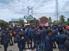 Ratusan Mahasiswa Polbeng