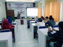 Pimpinan Perusahaan jualBuy, Muhardi saat beri pelatihan pemasaran bagi UMKM di Kampar