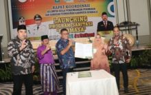 Bupati Kasmrani saat Melounching Sanitasi Bermasa