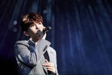 Ryeowook Main Vocal Super Junior Bawakan Lagu Ciptaan Yovie Widianto 'Terlanjur Mencinta' dalam konser 'SUPER SHOW 9: ROAD In Jakarta' (Photo: Twitter)