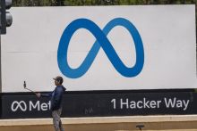 Meta dituntut atas pengumpulan data pengguna secara ilegal oleh Apple /Bloomberg