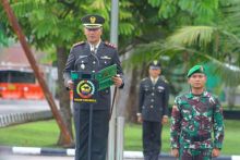 Dandim Bengkalis Letkol Inf Endik Yunia Hermanto saat ziarah makam pada hari jadi ke 510 Bengkalis