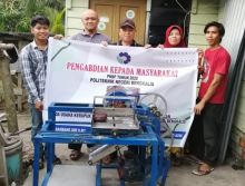 Penyerahan bantuan mesin pemotong kerupuk