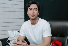  Sederet Artis Ini Lebih Memilih Hidup Sederhana Meski Memiliki Kekayaan Melintir