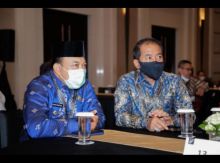 Wabup Siak Husni Merza dalam acara penyerahan anugerah