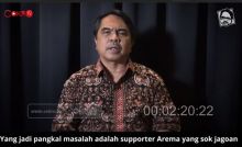 Pegiat media sosial Ade Armando. Sumber: YouTube / Cokro TV