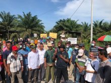 Warga Mempura, Dayun dan Koto Gasib hadang eksekusi lahan seluas 1.300 Ha di Dayun, Rabu (19/10/2022)
