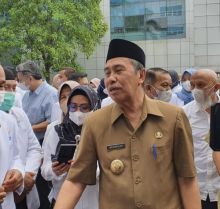 Gubri Syamsuar usai pimpin apel di RSUD AA Senin pagi
