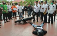 Rekontruksi diduga kasus pembunuhan di pulau rupat