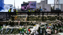 Tragedi Itaewon dan Jembatan Gujarat menyoroti kesehatan mental global /AFP