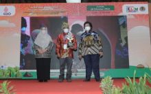 Saat penyerahan penghargaan