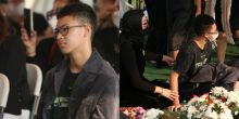  Keanu Massaid Terpukul Atas Kepergian Lucky Sondakh Hingga Masukkan Peralatan Golf dan Topi Ke Peti Jenazah