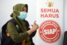 Petugas penyuluhan Dinas Kesehatan di salah satu kabupaten di Sulawesi Selatan aktif  melakukan penyuluhan pentingnya melengkapi vaksin dan mejaga prokes kepada masyarakat, terutama para lansia, sebagai salah satu bentuk kampanye SIAP (Semangat Dapat Vaksinasi Lengkap) yang dicanangkan program Break