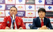 Potret Iwan Bule dan Shin Tae-yong (JPNN/Foto)