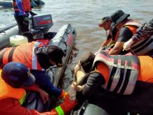 Evakuasi korban Mr x