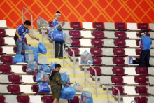 Suporter Jepang lebih pilih aksi bersih-bersih daripada berpesta usai timnasnya menang lawan jagoan Piala Dunia, Jerman /Rediff