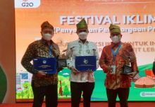 Binaan PT RAPP, Dua Desa di Siak dan Kampar Terima Penghargaan Proklim Utama dari Menteri LHK