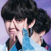 V BTS Seleb Pria Korea Pertama Yang Meraih Hingga 53 Juta Followers Di Instagram