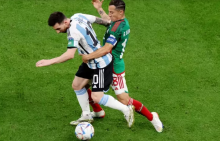 Kapten Timnas Meksiko Andres Guardado bela Messi usai dikecam Canelo Alvarez /Reuters