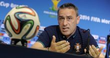 Paulo Bento Pelatih timnas Korea Selatan tak akan hadir di lapangan saat timnya melawan Portugal nanti malam /net
