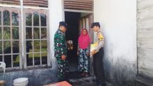 Personel Polsek Bengkalis dan anggota TNI Kodim 0303 Bengkalis