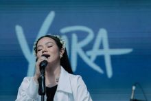 Konser Dibatalkan, Yura Yunita Adakan Konser Dadakan di Hotel Tempat ia Menginap