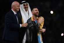Jubah hitam Messi buat dunia Arab dan Barat Bersitegang karena hal ini /JPNN.com
