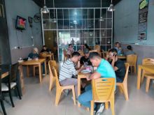 Keramaian pengunjung di Kedai Kopi Meranti 88 Pekanbaru