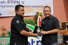 Saat penyaluran dana tanggung jawab sosial lingkungan PTPN V