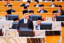  Datuk Onn Hafiz Ghazi selaku Menteri Besar Johor, Malaysia berpidato menggunakan bahasa Jawa /@onnhafiz
