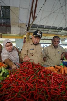 Tindaklanjuti Arahan Mendagri Terkait Inflasi, Wabup Husni Sidak Pasar Belantik