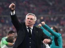 Arsitek tim Real Madrid Carlo Ancelotti ingin memberikan tanggapan langsung saat timnya mengamankan gelar Piala Dunia Antarklub FIFA 2022. Ancelotti ingin memfokuskan kembali skuadnya untuk pertandingan-pertandingan krusial dalam beberapa pekan mendatang. (Liputan6.com/Foto)
